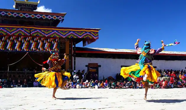 bhutan cultural tour with umdrek Trek